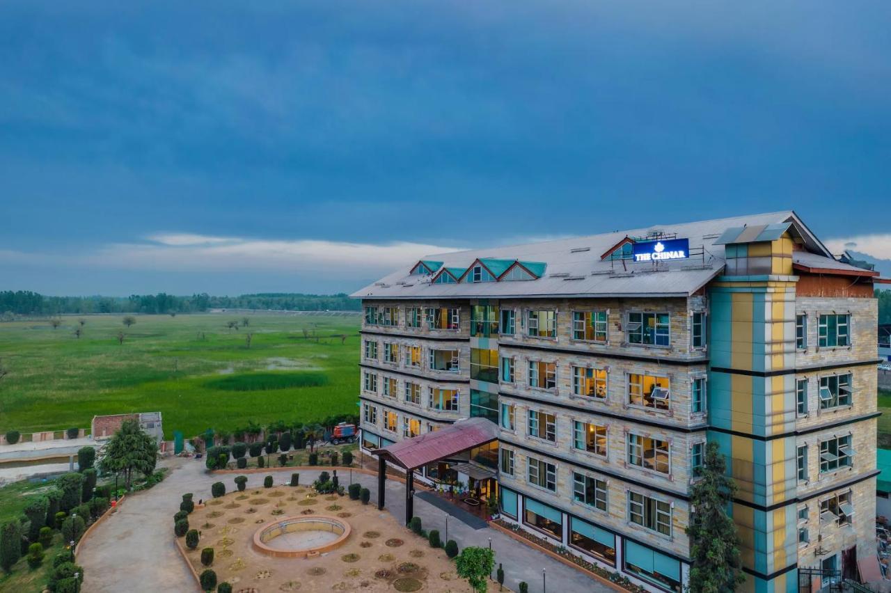 The Chinar Srinagar Hotel Exterior photo